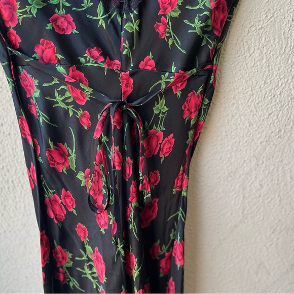Betsey Johnson 100% silk red rose pattern Lace Trim dress - Picture 7 of 10